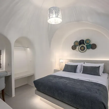 Galaria Serenity 아파트호텔 Vóthon